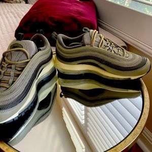 nike air max 97 olive green . new in box. never worn